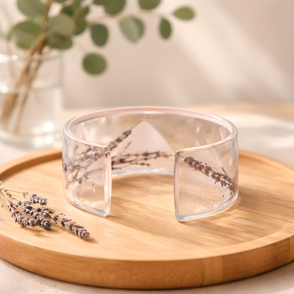 armband met gedroogde bloemen in verwerkt