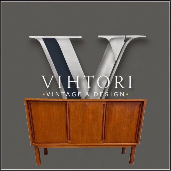 Upea Carl Gustaf Hiort af Ornäs Teak vintage senkki Mikko Nupponen 50/60-luku. Maksa 12/erissä.