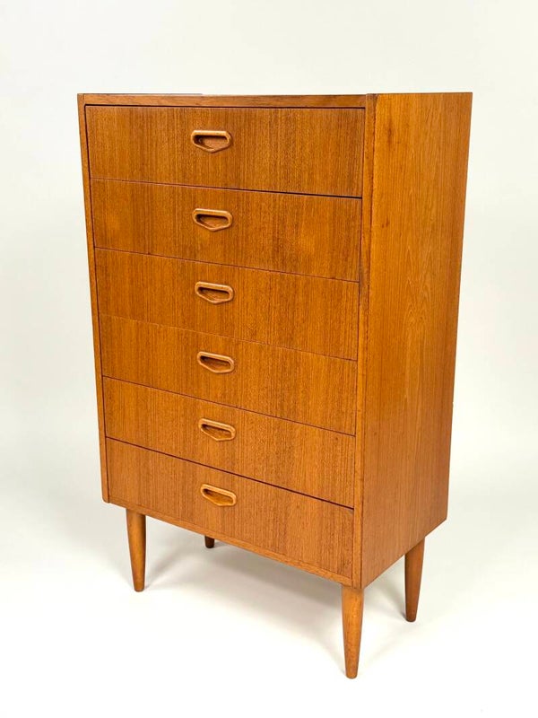 Upea Ruotsalainen korkea Teak vintage lipasto Brödera Gustafsson SMI 50/60-luku. Maksa 12/kk erissä.