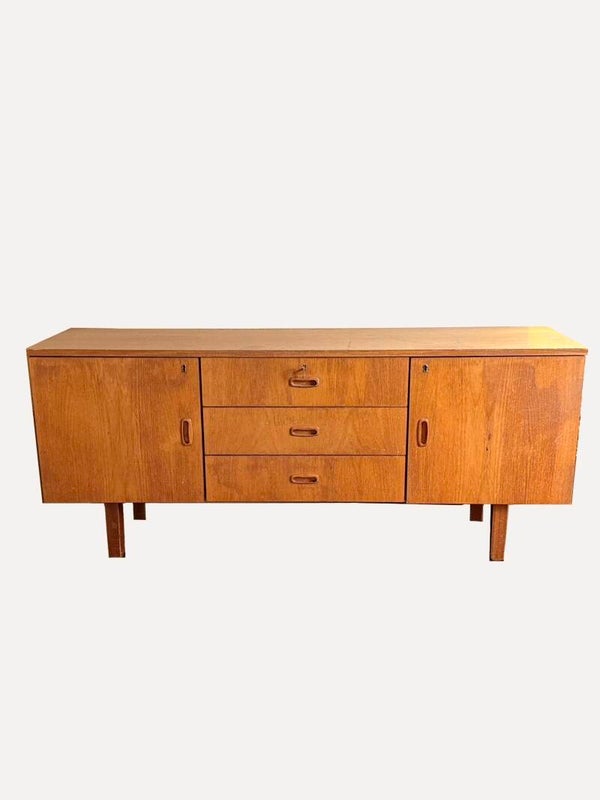 Kaunis Teak vintage senkki/tv-taso 50/60-luku. Maksa 12/kk erissä Klarnalla