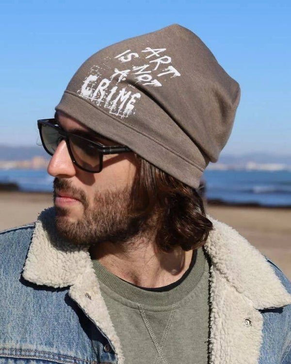 16033 IT NoNoNo beanie muts Art is not a crime one size LXL