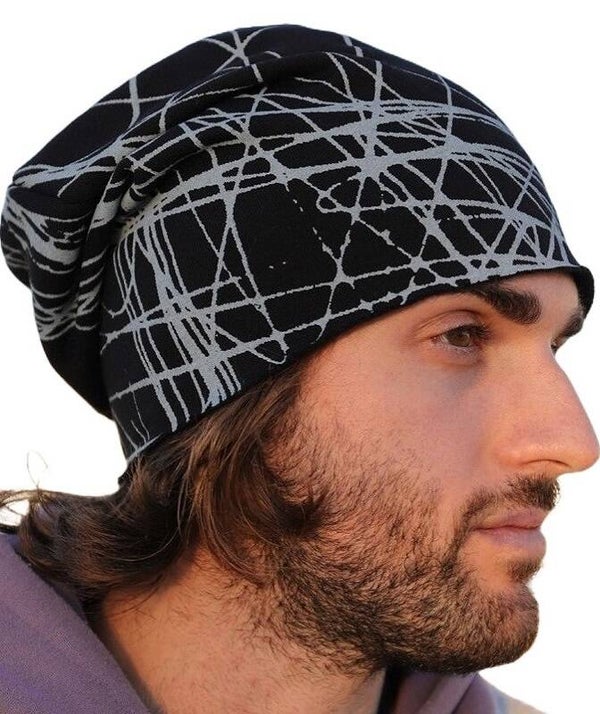 16066 IT  NONONO beaniemuts Ghirigori screen print zwart wit LXL