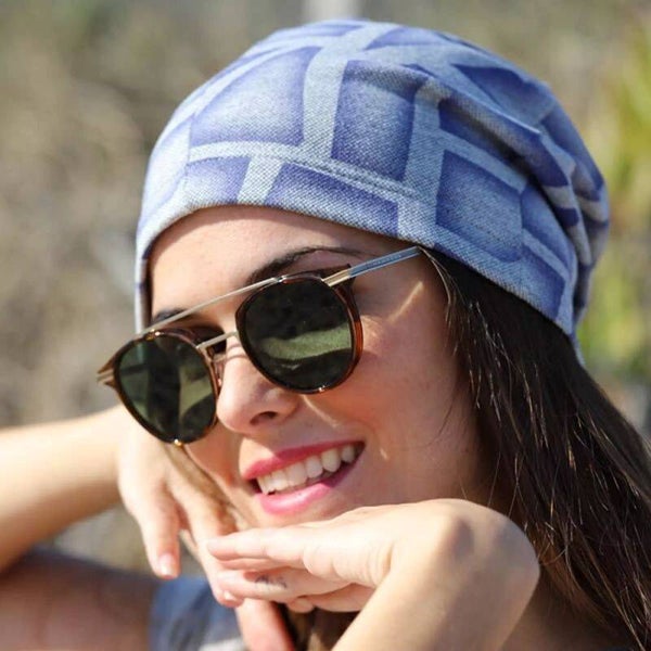 19793 IT NoNoNo beanie muts met graffiti design SM in grijs blauw