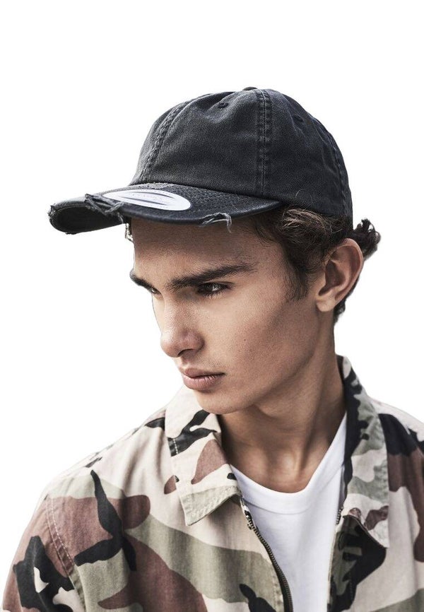 26059 C Urban Classics Flexfit cap low profile destroyed black one size