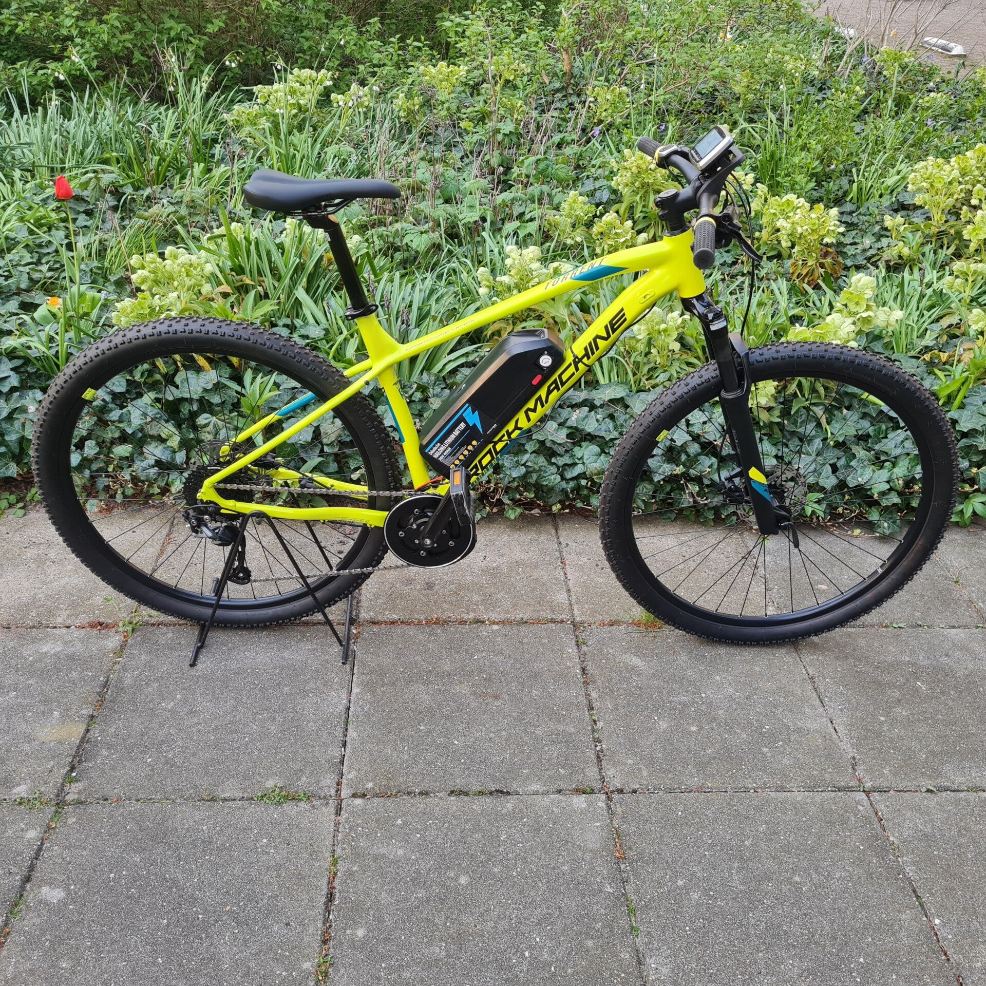 Nieuw: Elektrische RockMachine Torrent ATB 48cm/29inch/Vering/9versn/Mid-motor