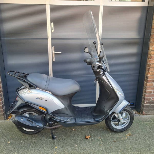 Piaggio zip Snor 1e eigenaar/bj2008/5200km/Beugels/Windscherm
