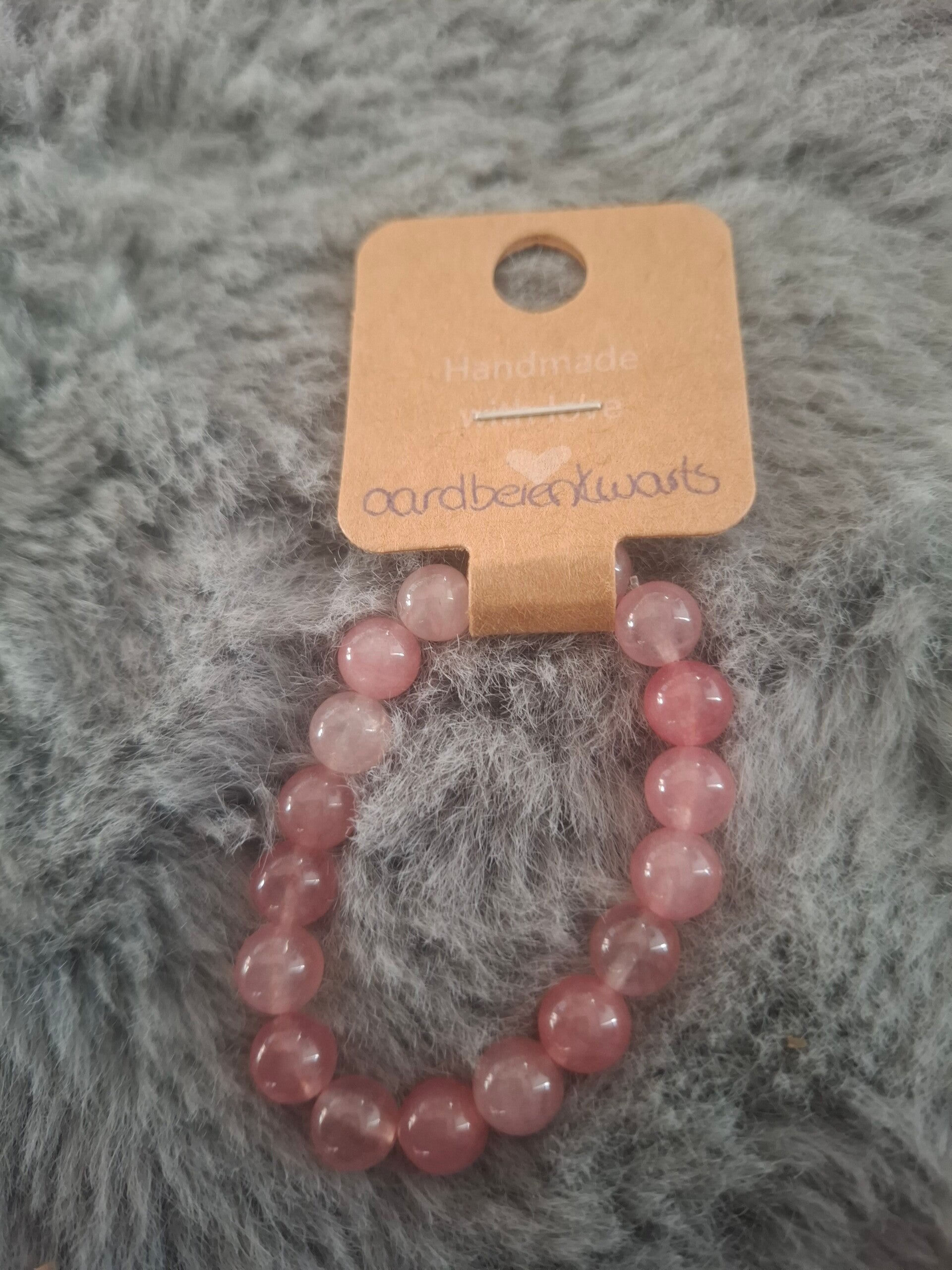 Aardbeienkwarts armbandje