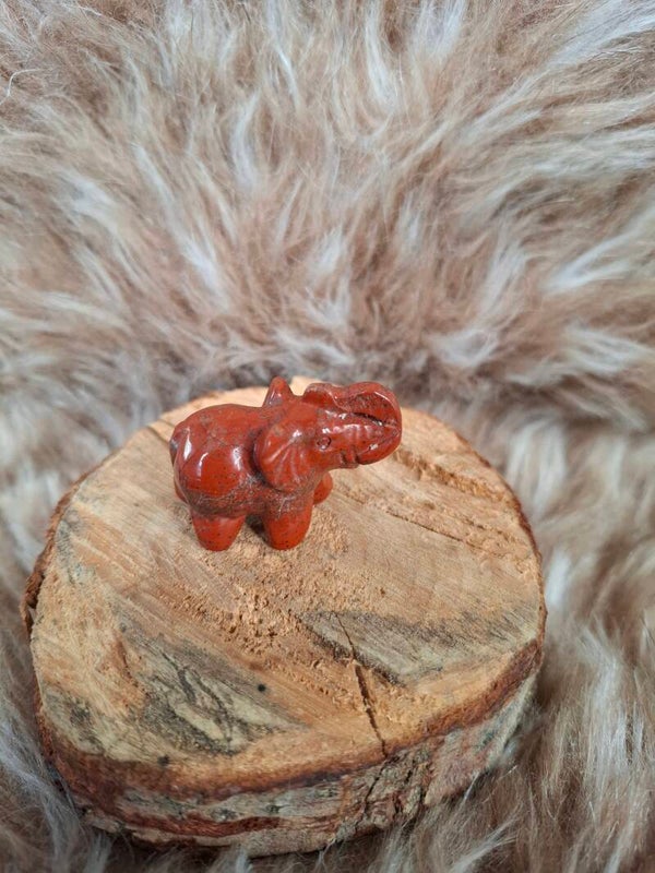 Rode jaspis olifant
