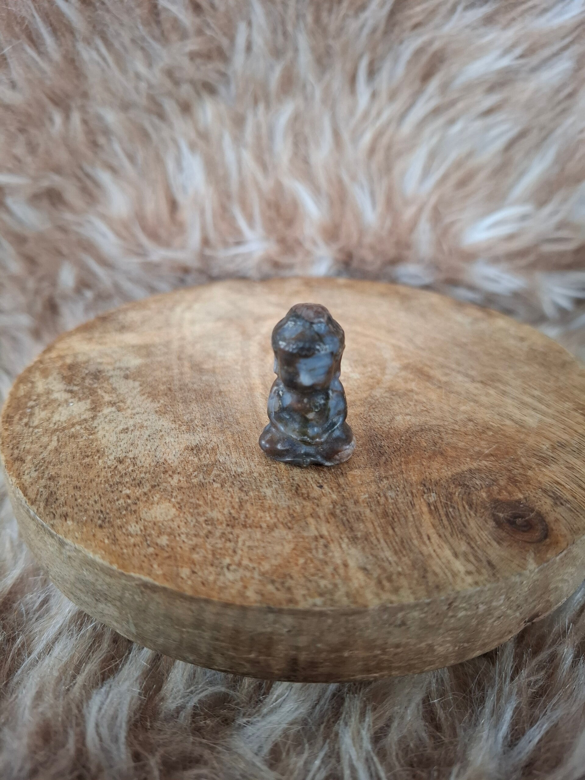 Rhyoliet buddha