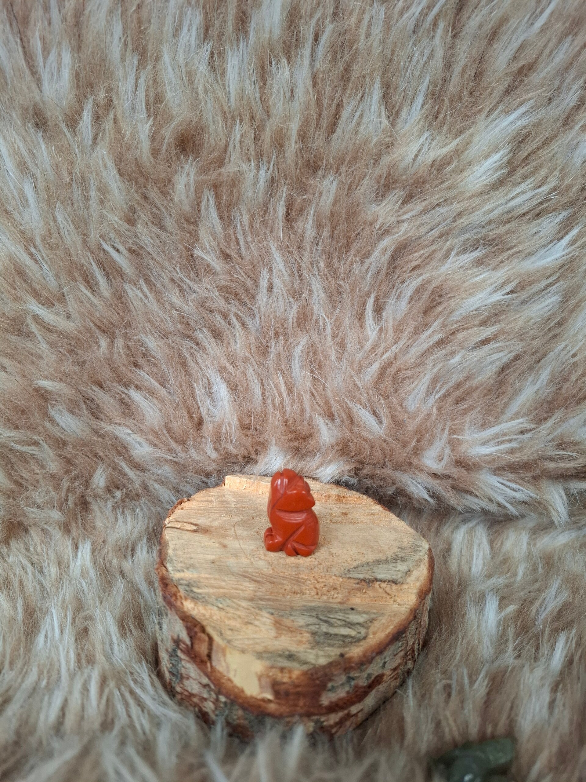 Rode jaspis wolfje