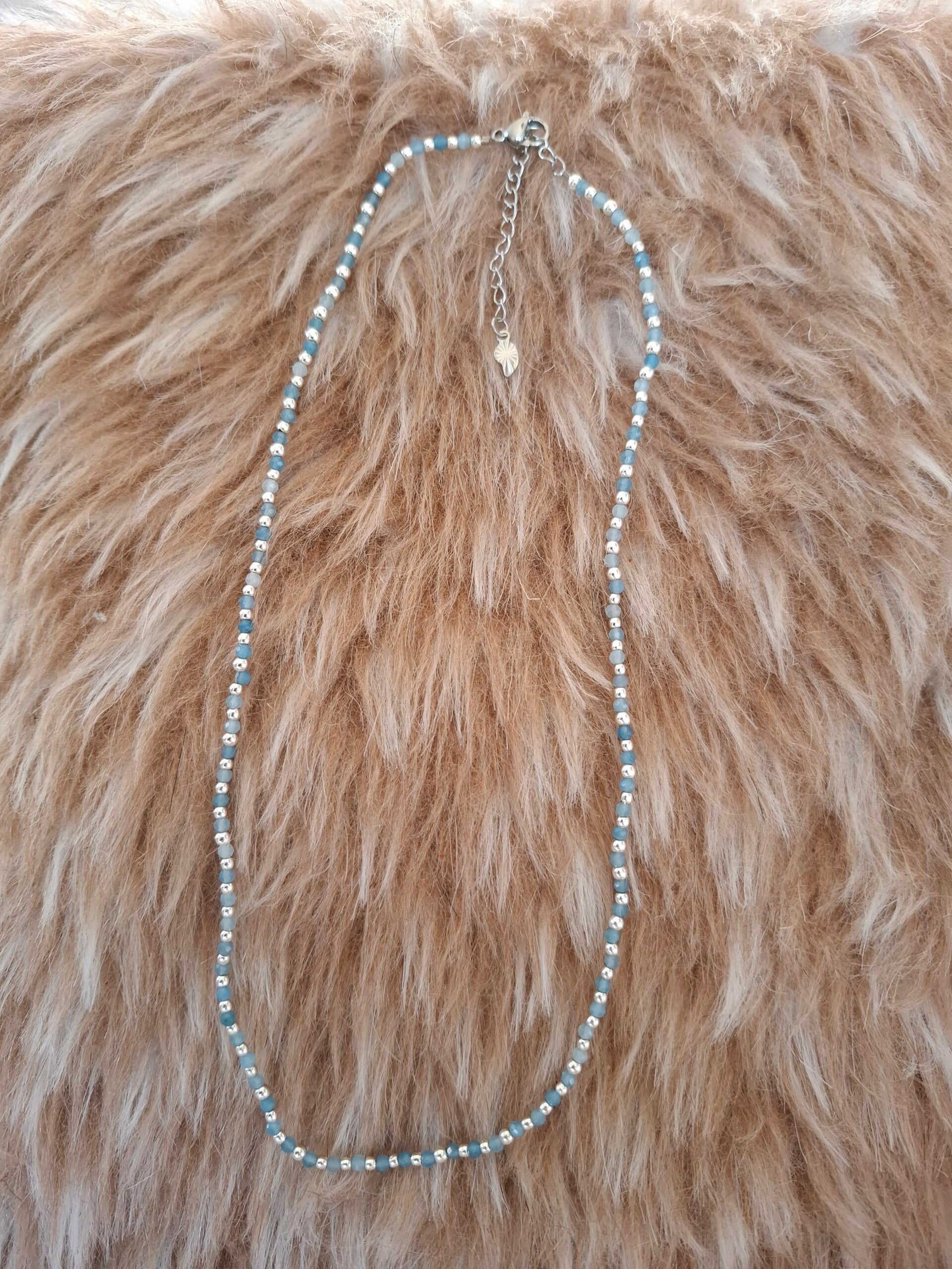 Aquamarijn zilverkleurige ketting