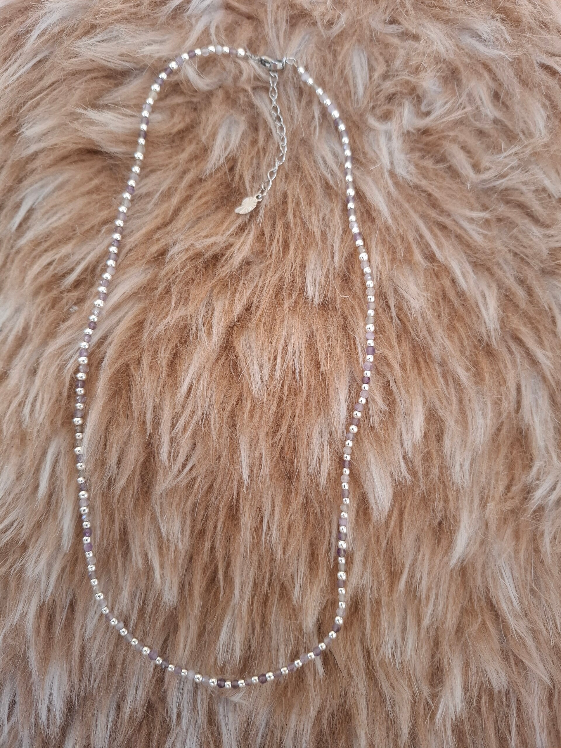 Amethist zilverkleurige ketting