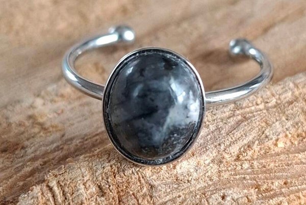Ovale labradoriet ring