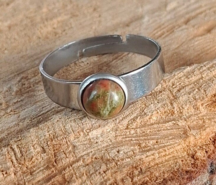 Unakiet ring