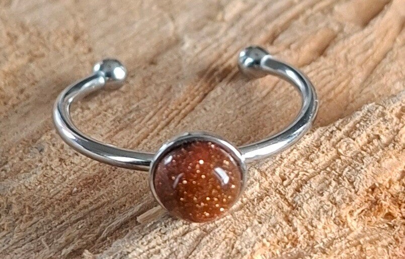 Gouden zandsteen ring