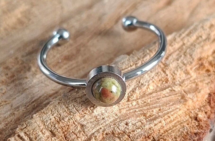 Unakiet ring