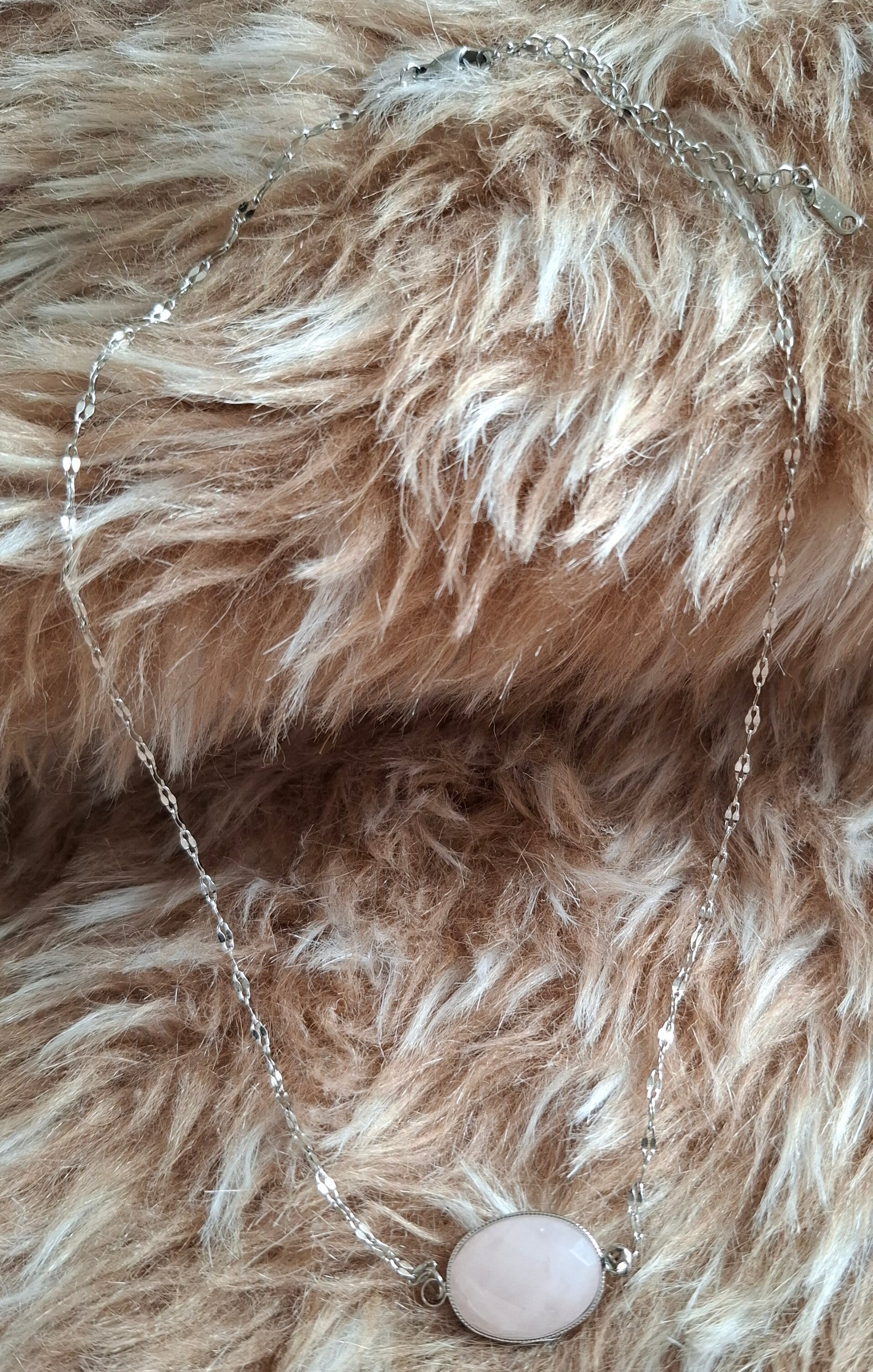 Rozenkwarts ketting zilverkleurig