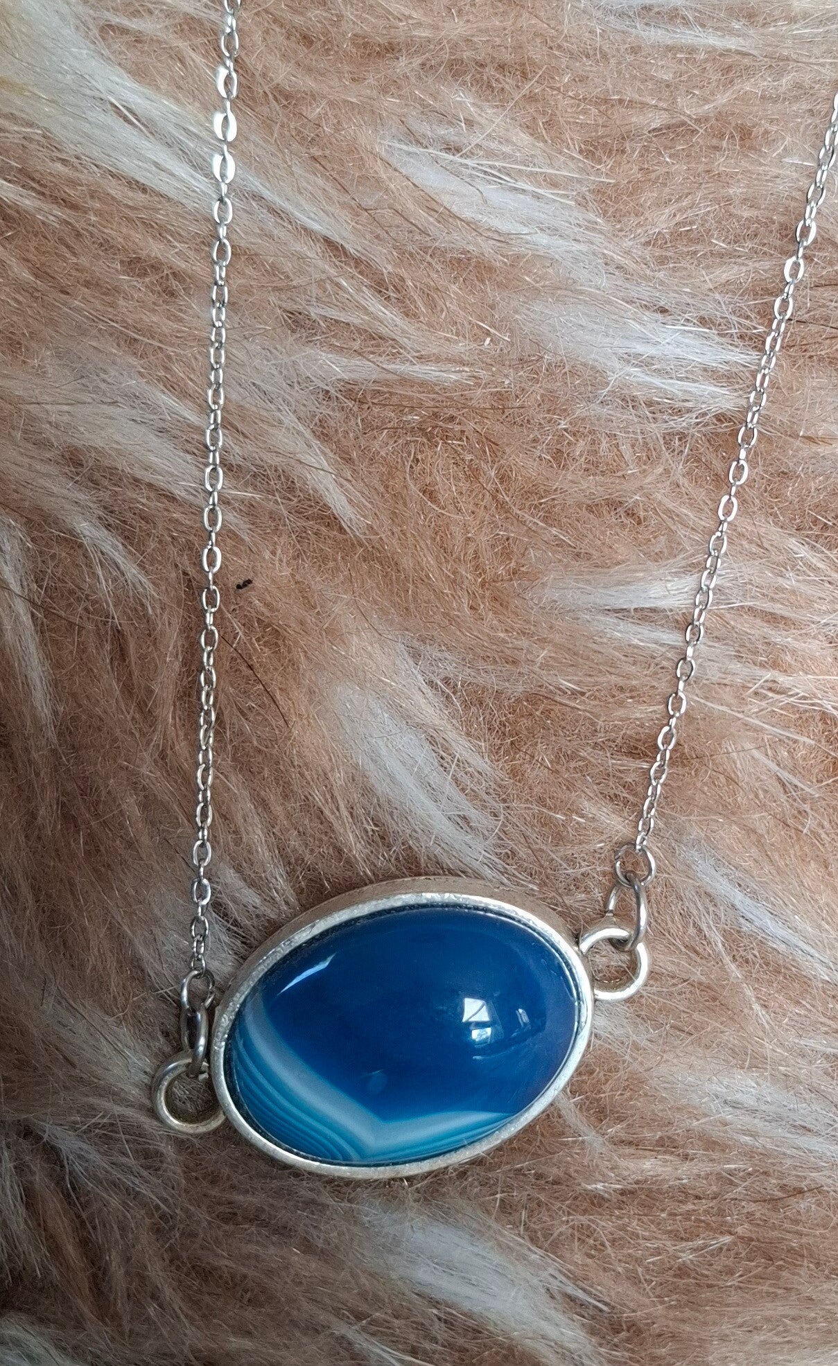 Blauwe agaat ketting zilverkleurig