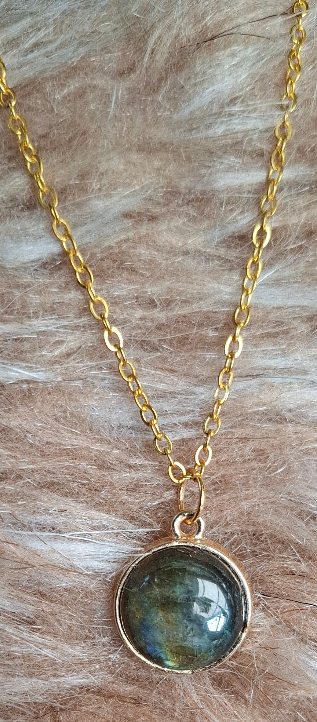 Labradoriet ketting goudkleurig