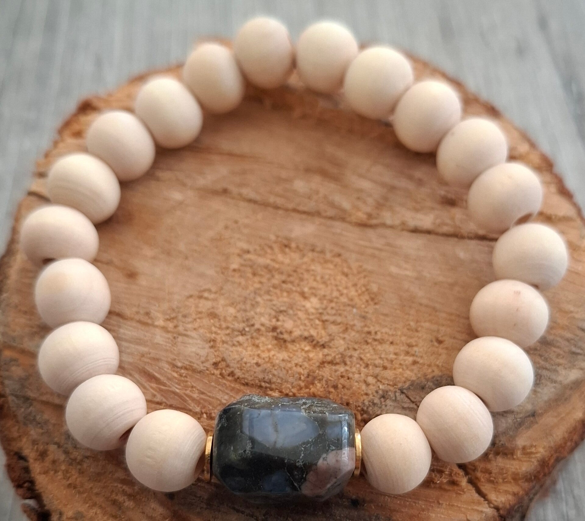 Rhyoliet armband