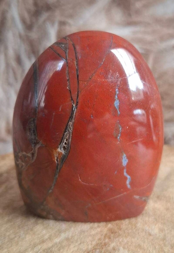 Rode jaspis sculptuur