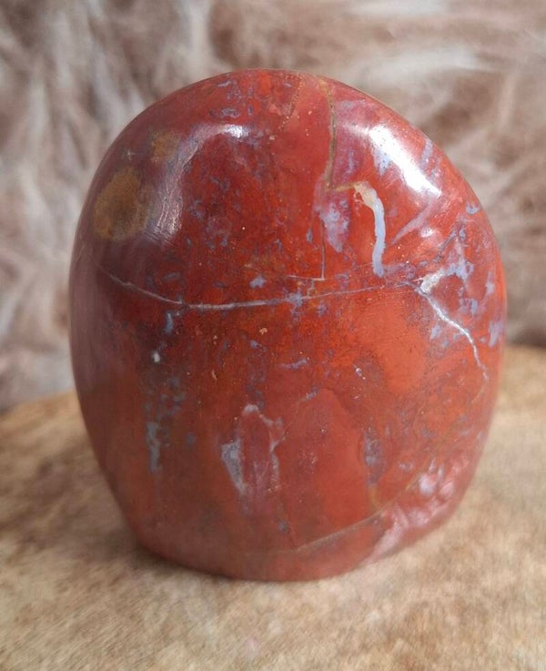 Rode jaspis sculptuur