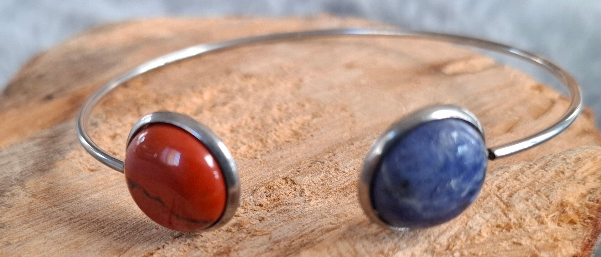 Bangle armband focus