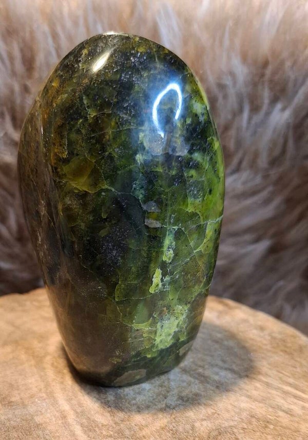 Groene opaal sculptuur