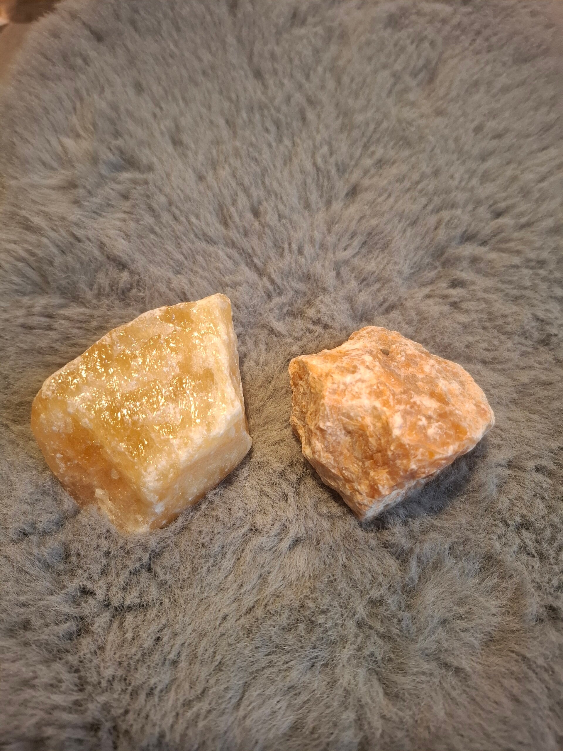 Ruwe gele calciet