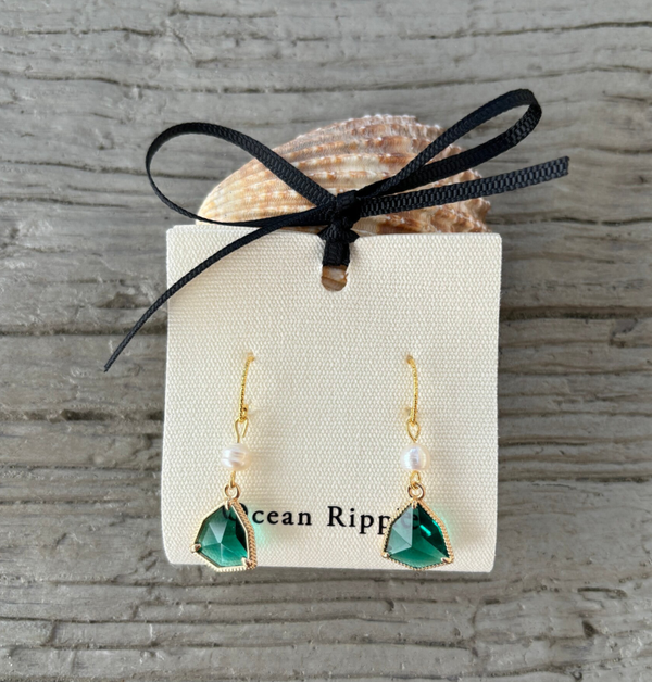 14ct Gold Plated Fresh Water Pearl Green Glass Earrings