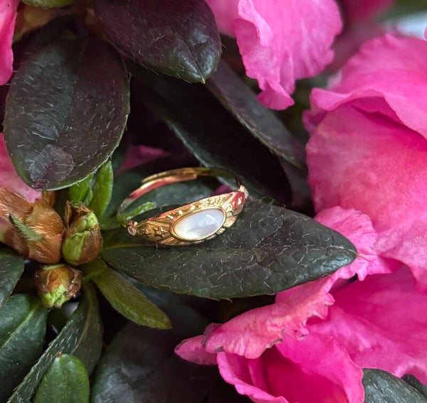 18ct Gold Plated Mother Of Pearl Single Band Adjustable Ring