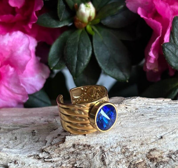 18ct Gold Plated Blue Cubic Zirconia Textured Band Ring