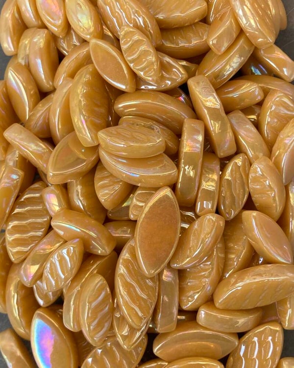 Glas bloemblaadjes Parelmoer Amber Opal 50 gram