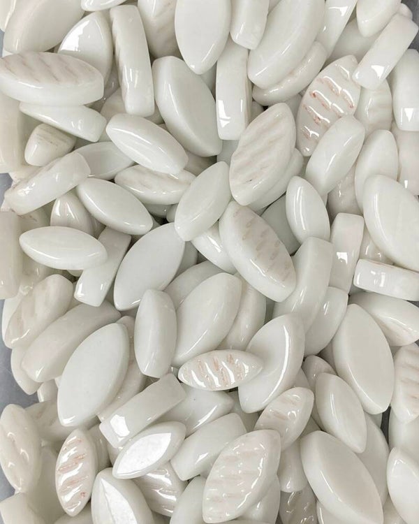 Glas bloemblaadjes Opal White 50 gram