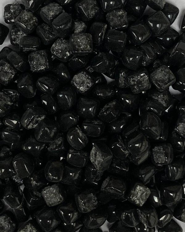 Cubes 4,8 mm Black 10 gram