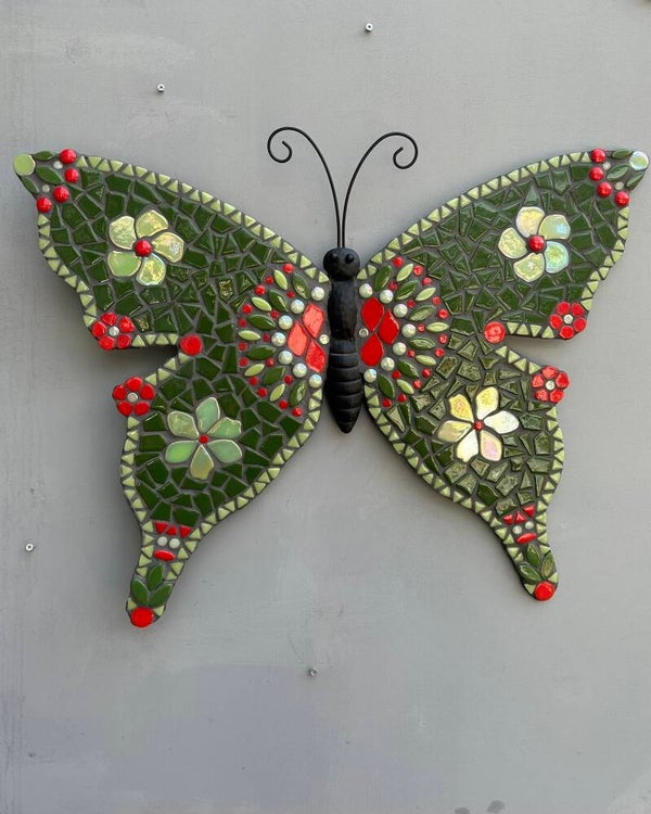 Vlinder groentinten en rood  metaal 50 cm compleet pakket