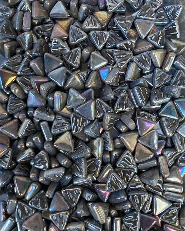 Mini Triangel Parelmoer Opal Black 50 gram