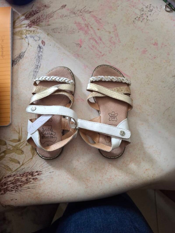 nu pied fille