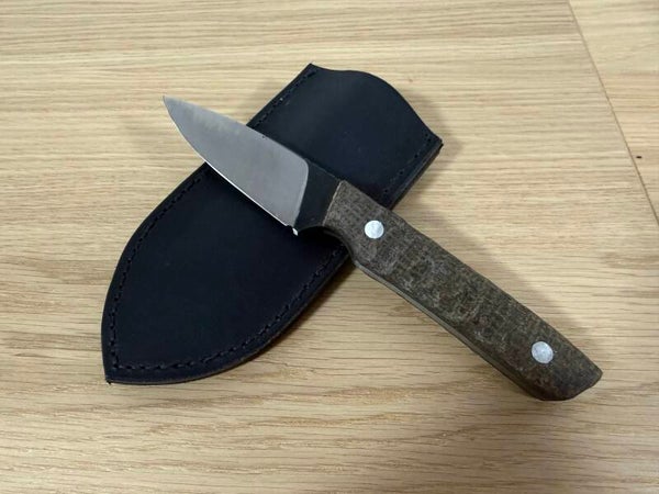 Handgeschmiedetes EDC aus 1.3505 Kugellagerstahl | Schwarze Rinderlederscheide