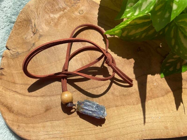 Edelsteen Hanger : Kyaniet (met of zonder touwtje)