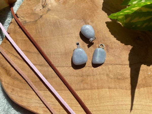 Edelsteen Hanger : Angeliet (met of zonder touwtje)