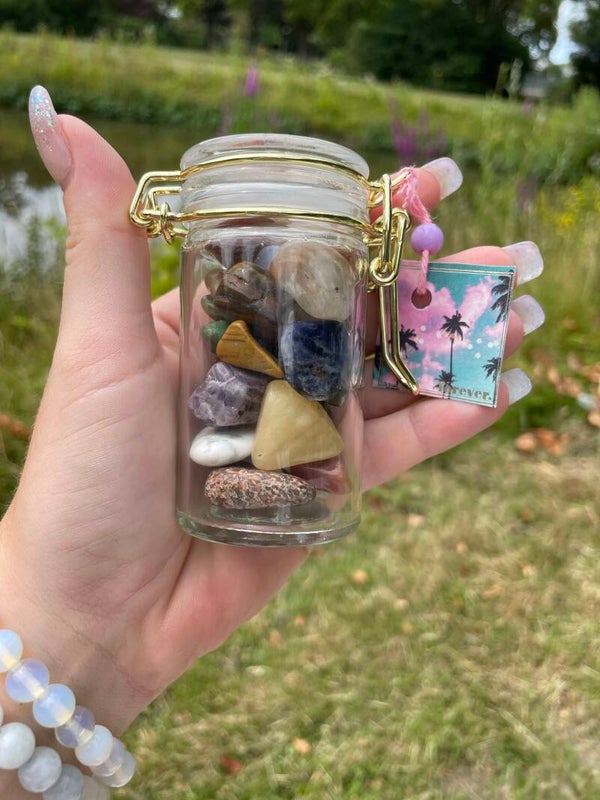 22 (verschillende) Edelsteentjes in een Jar