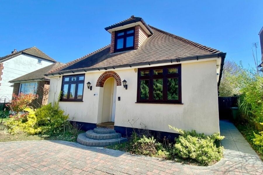 Outside photo of a Detached Bungalow for sale on Mount Drive in Park Street