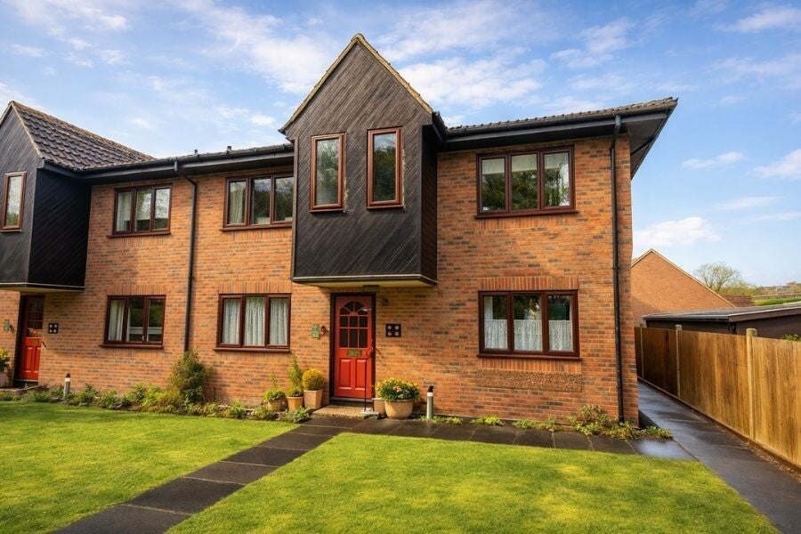 First floor apartment for The over 55 at the beaches in Park Street AL2