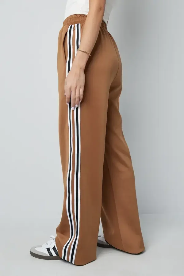 Gestreepte must have broek