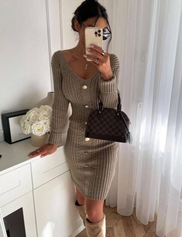 Jurk met Knoopdetail