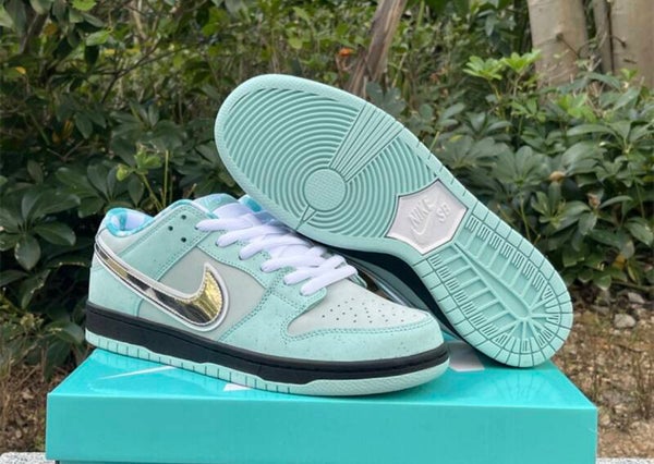 Nike SB Dunk Low “Tiffany Lobster