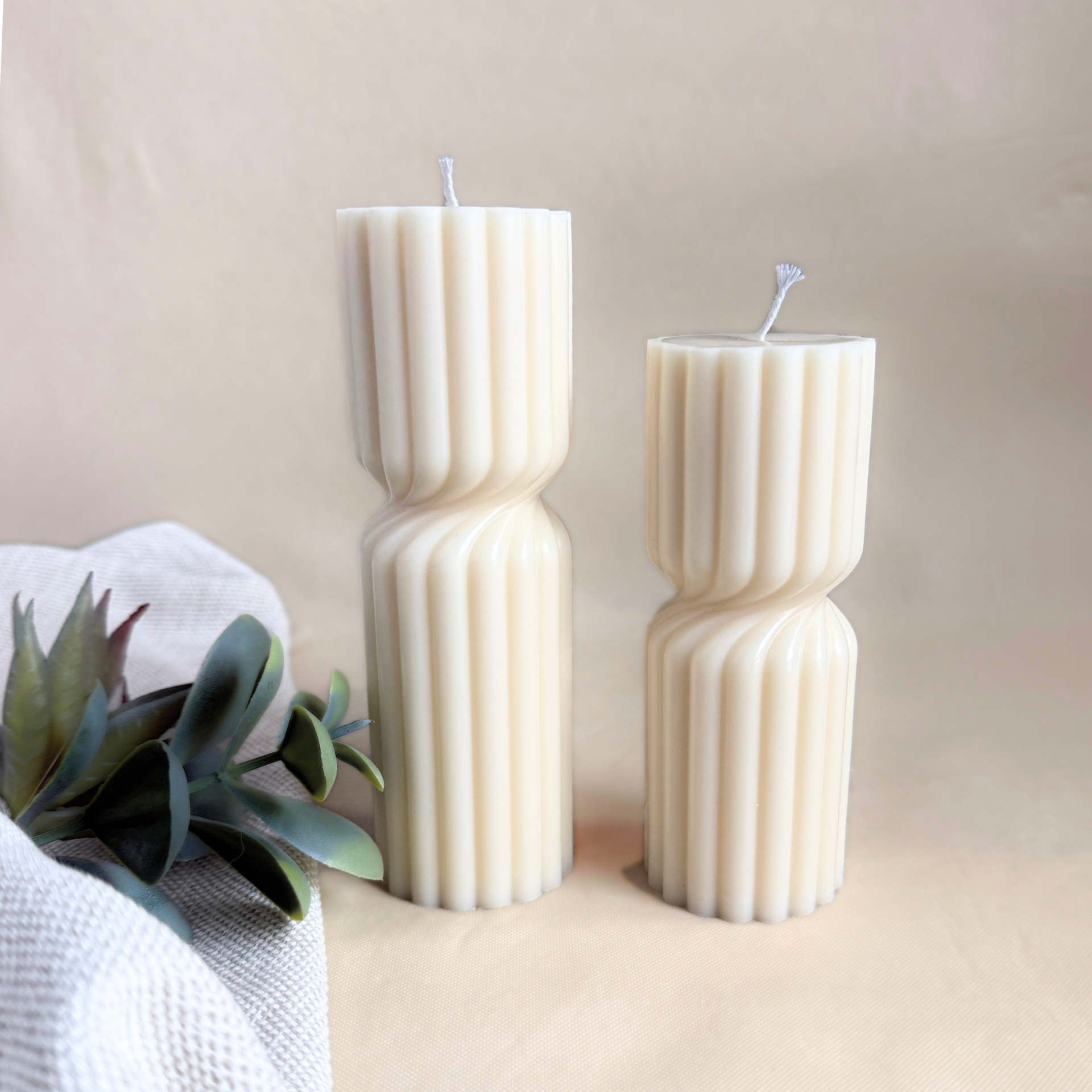 Decoratieve Pilaarkaars, Set van 2 Geribbelde Zandloper & Gedraaide Kolom Kaarsen