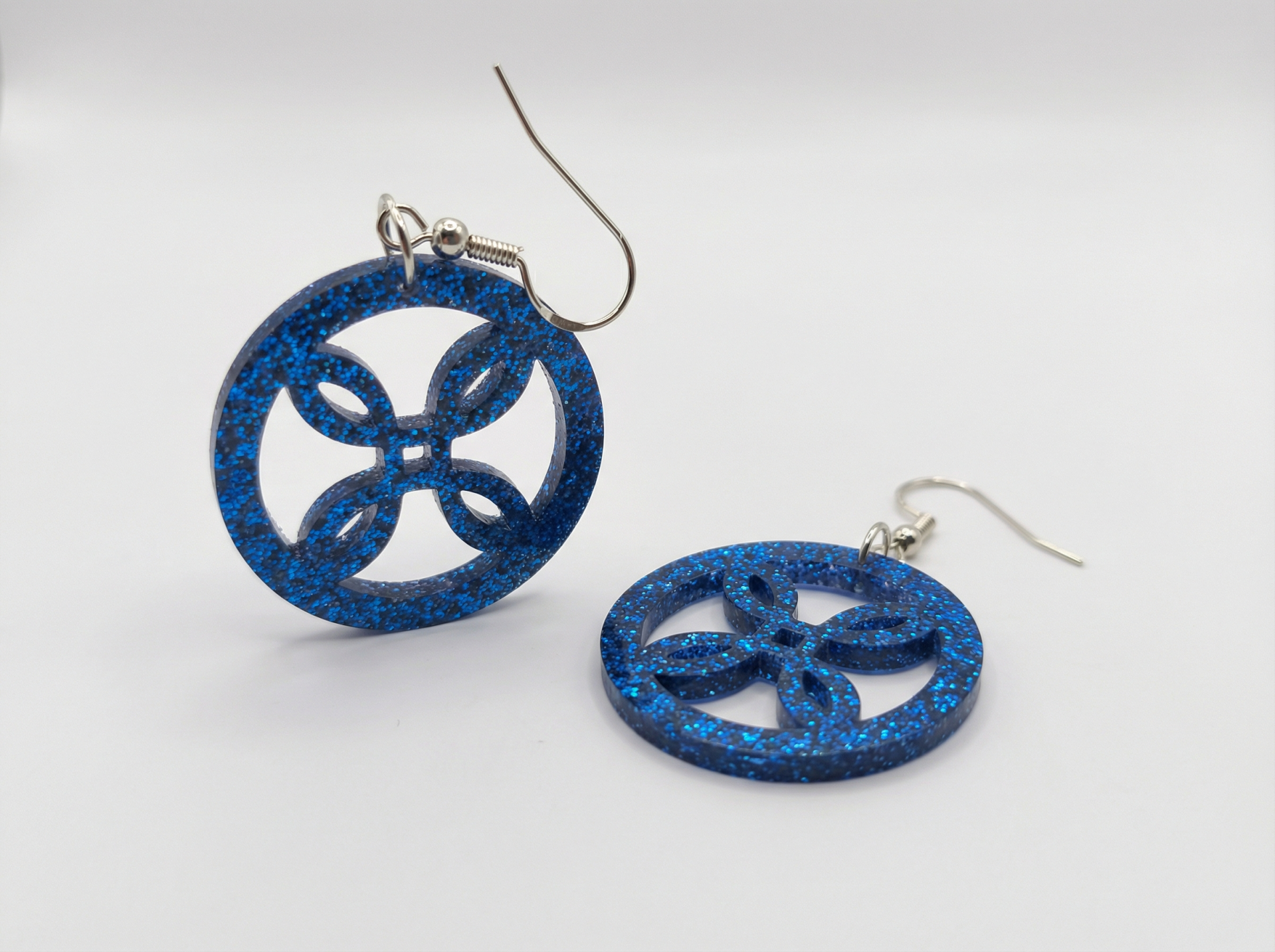 Boucles d'oreilles rondes en plexiglas pailleté