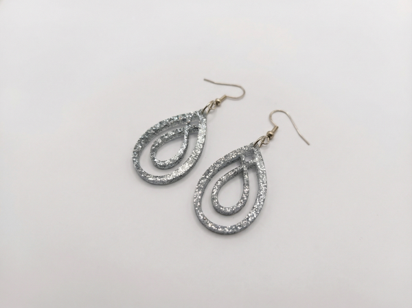 Boucles d'oreilles en plexiglas pailleté "Goutte"